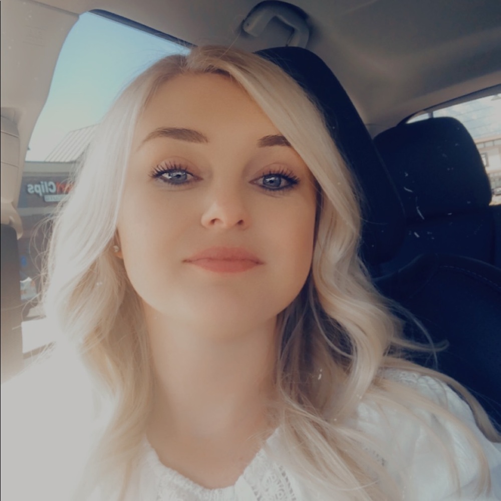 Meet your Posher, Kayla